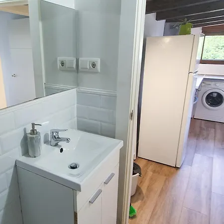 Via Street 3000 Apartment *