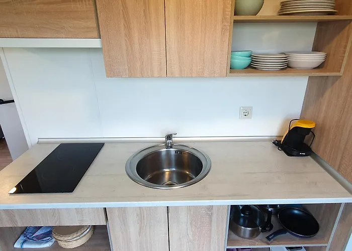 Via Street 3000 * Hinojedo