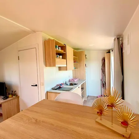 Apartment Via Street 3000 *